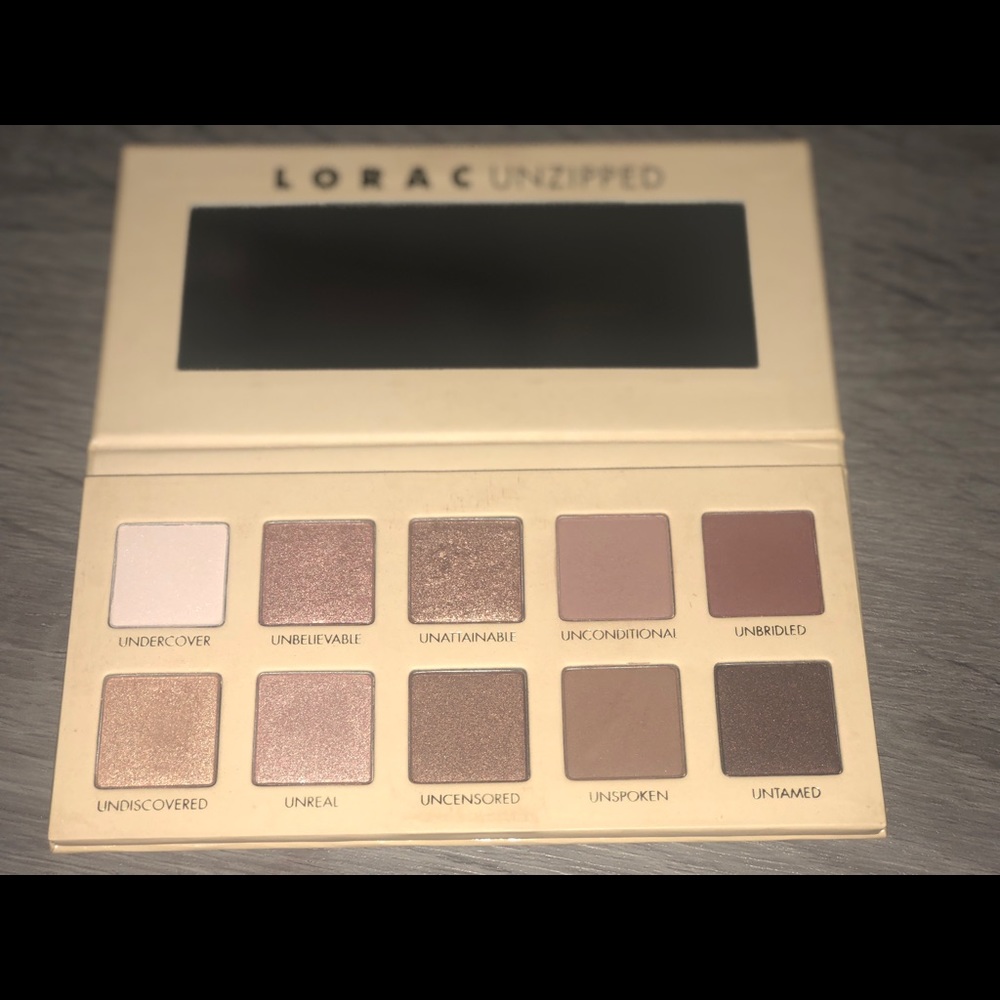 Eyeshadow palette